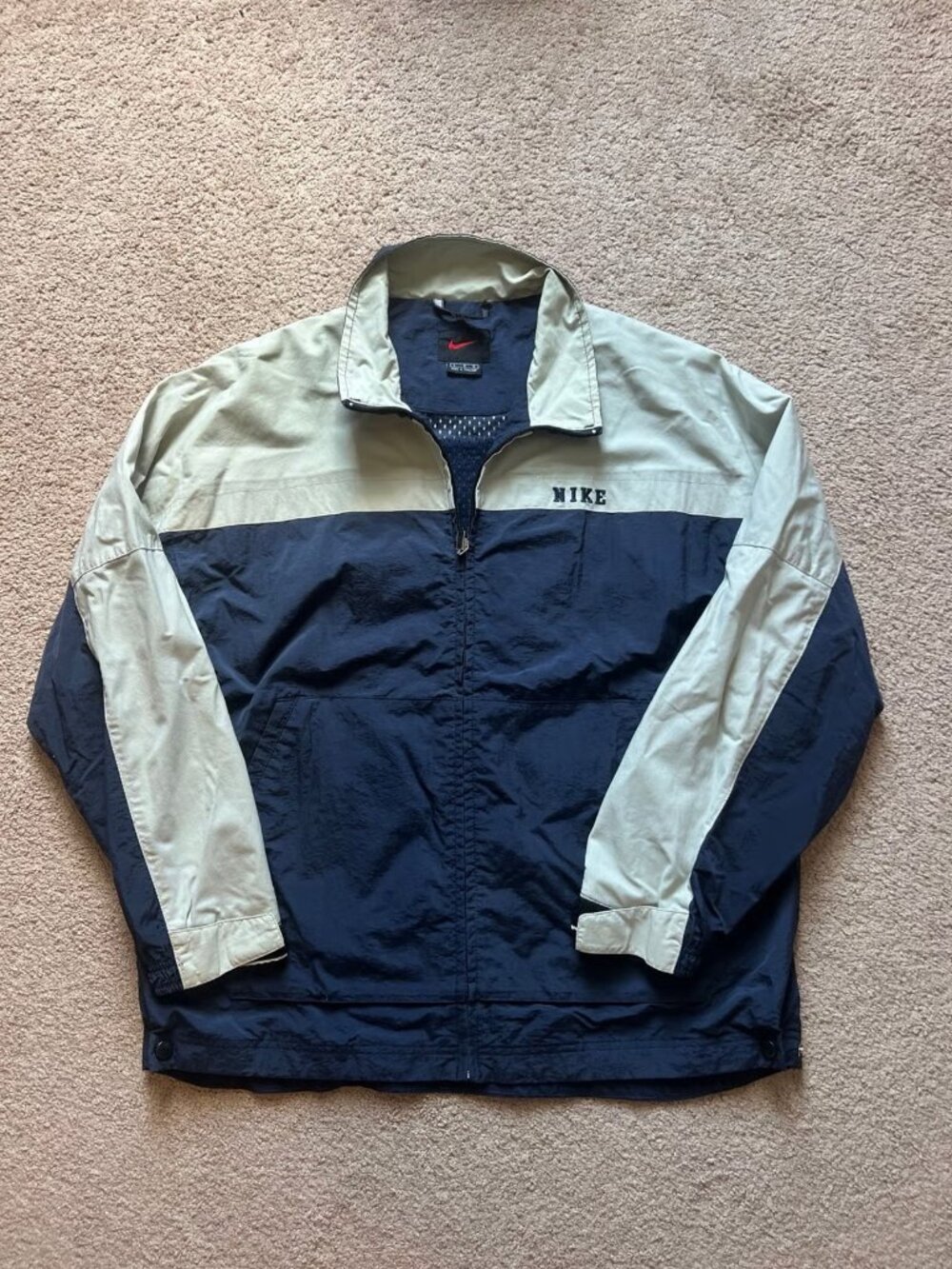 Vintage 90s/00s Nike Men’s Navy and Tan Windbreaker Jacket Size Large